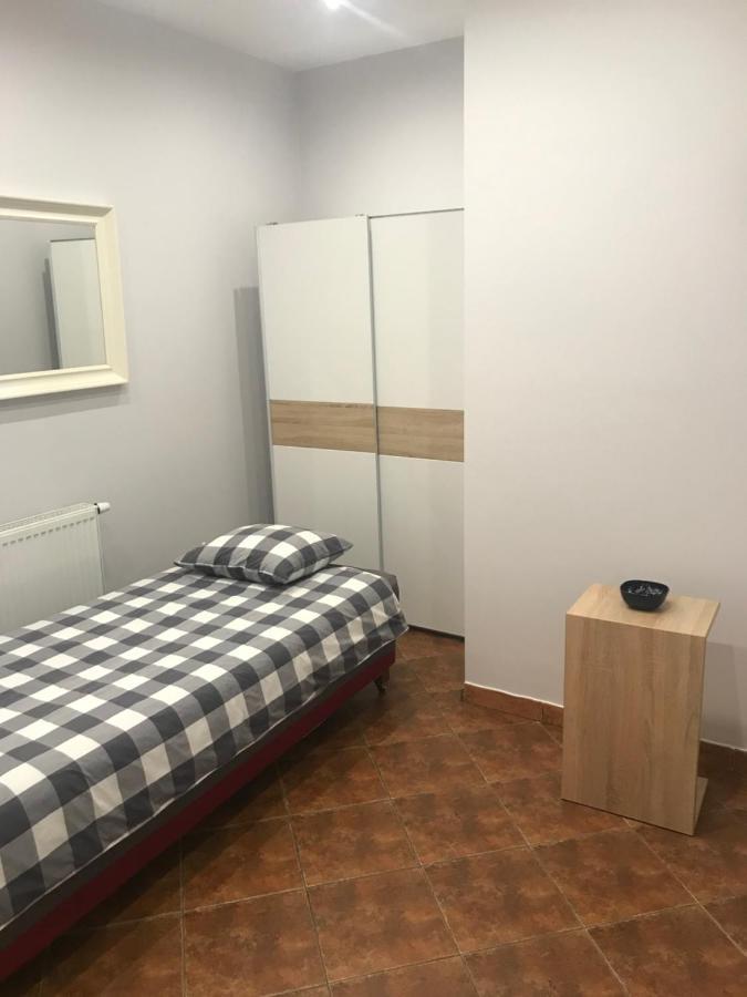 Piwnica Hostel Miechów Buitenkant foto
