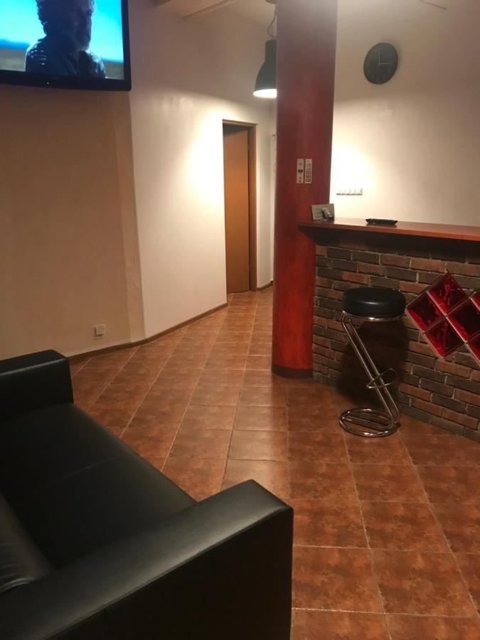 Piwnica Hostel Miechów Buitenkant foto